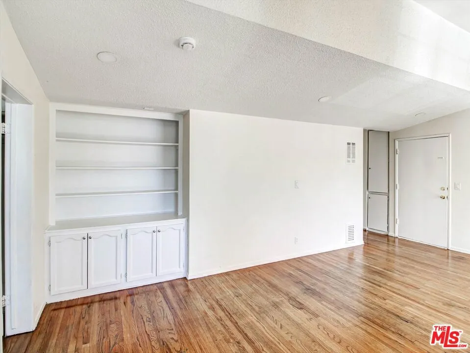 4841 W 18th Street #4 Los Angeles, CA 90019