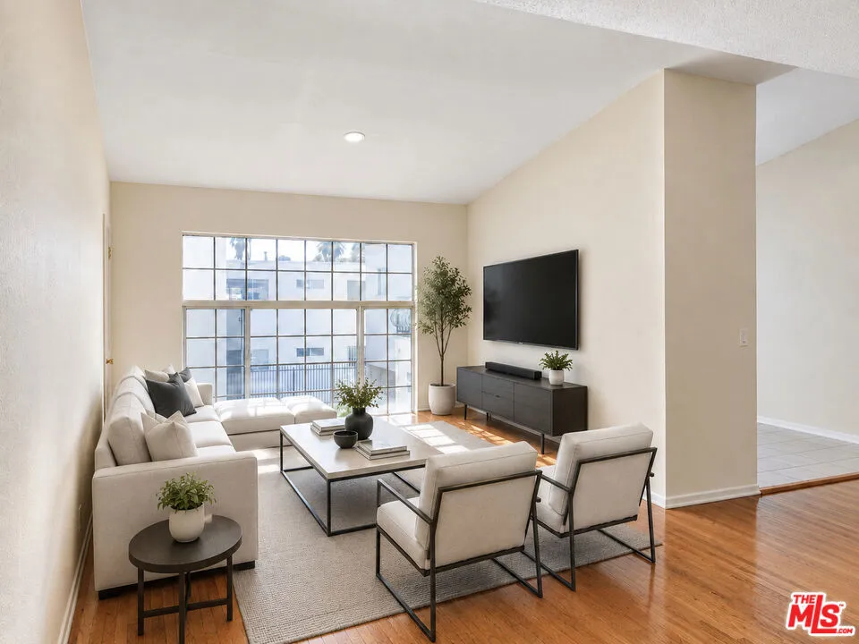 4841 W 18th Street #4 Los Angeles, CA 90019