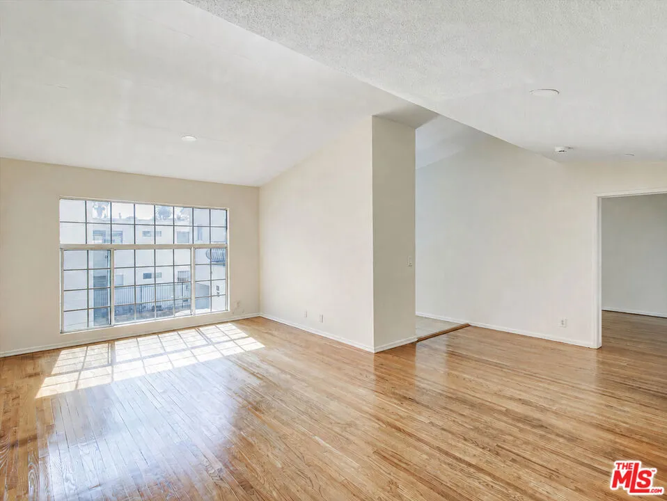 4841 W 18th Street #4 Los Angeles, CA 90019