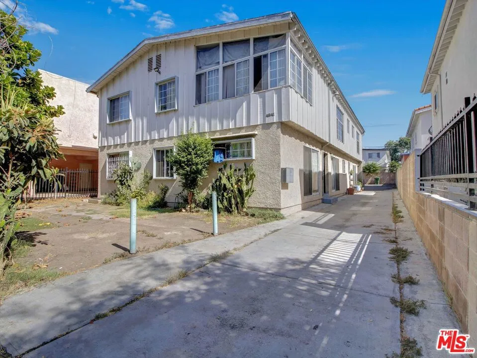 4841 W 18th Street #4 Los Angeles, CA 90019