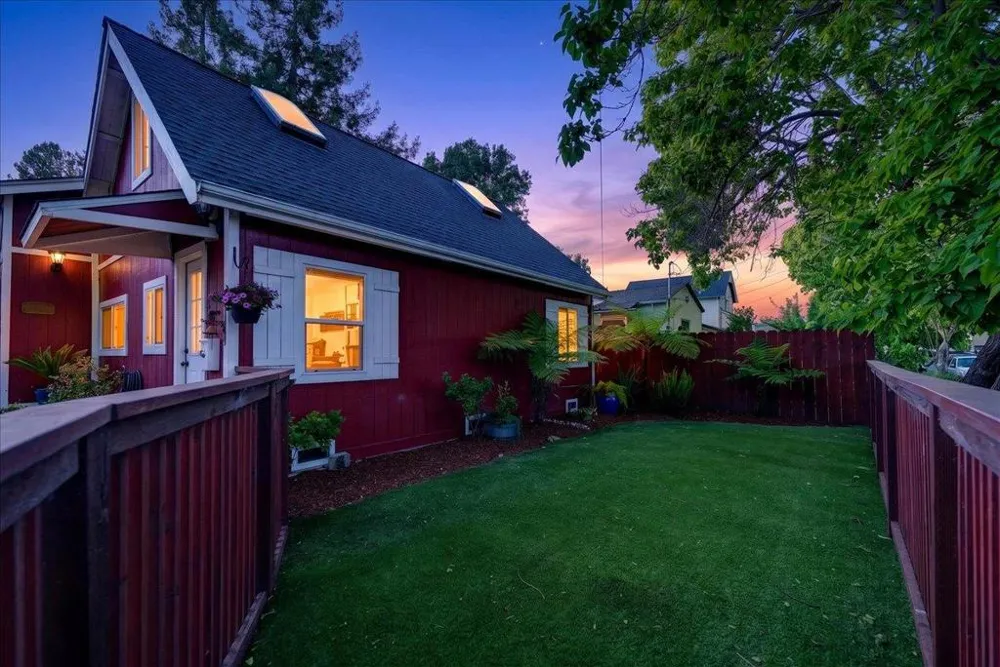 115 Catalpa Street Santa Cruz, CA 95062
