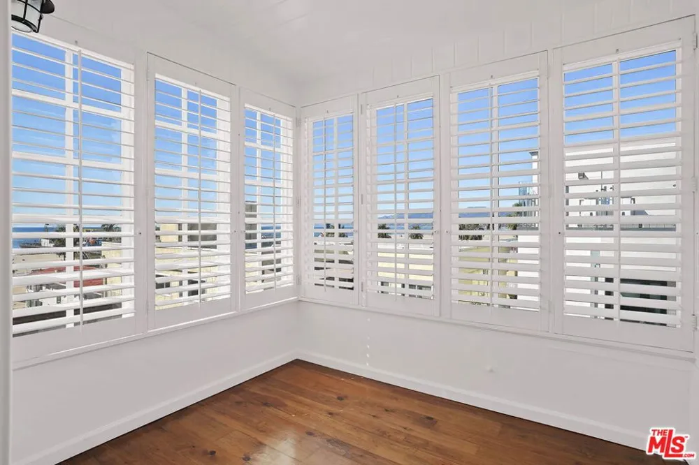 25 Arcadia Terrace #PH Santa Monica, CA 90401