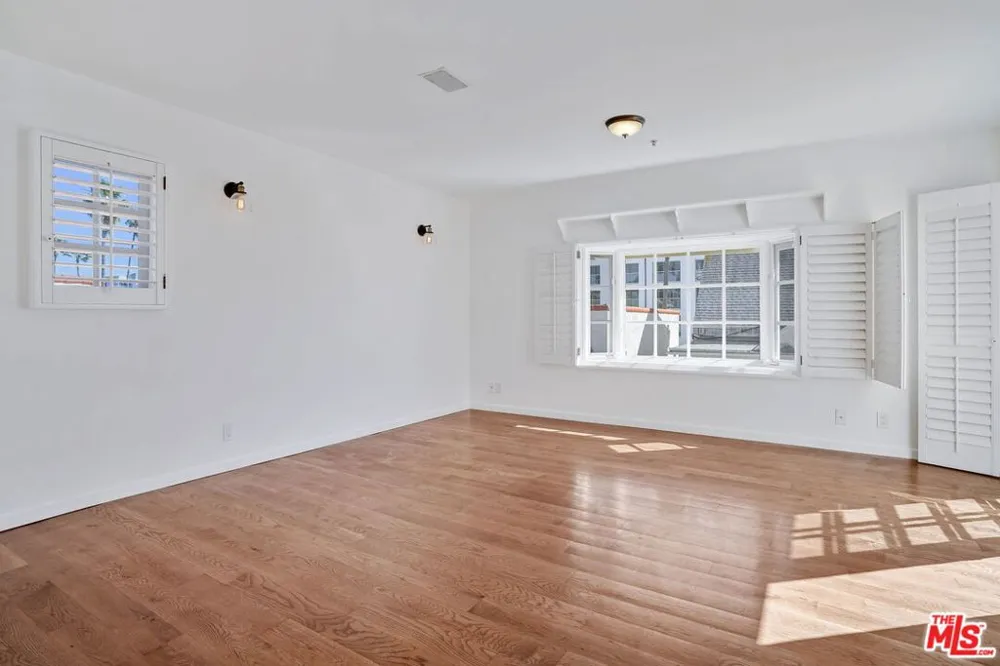 25 Arcadia Terrace #PH Santa Monica, CA 90401