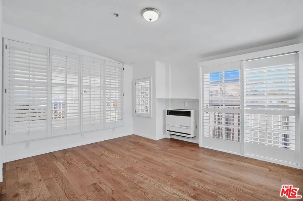 25 Arcadia Terrace #PH Santa Monica, CA 90401