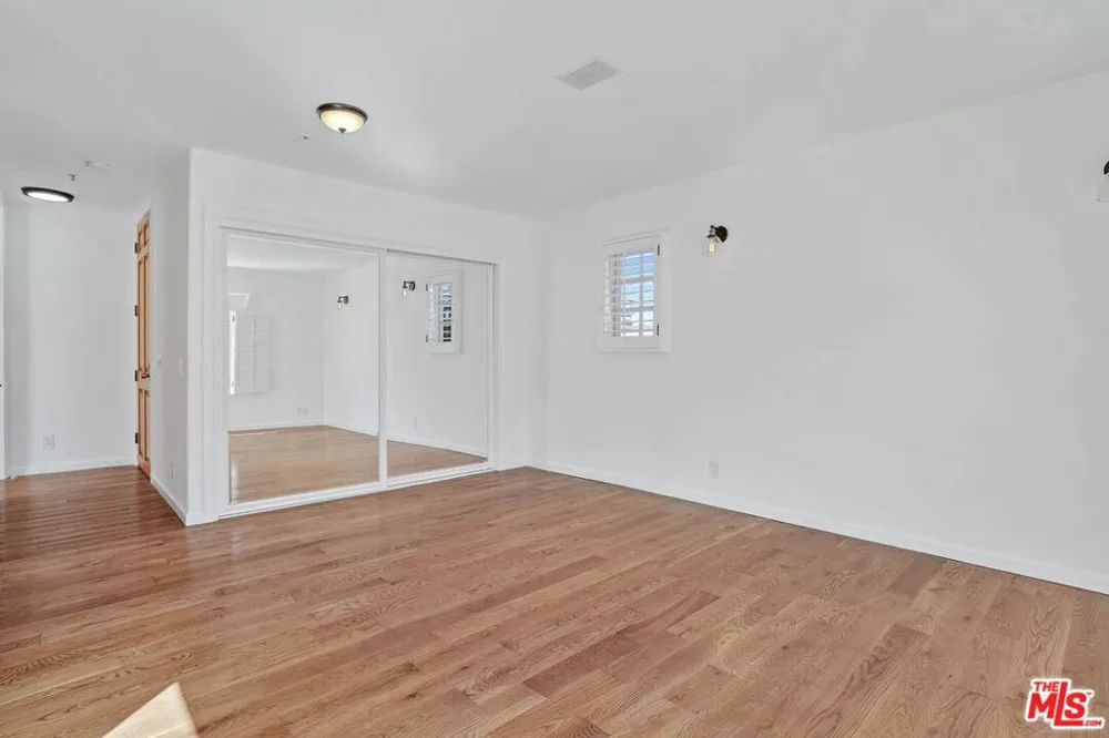 25 Arcadia Terrace #PH Santa Monica, CA 90401
