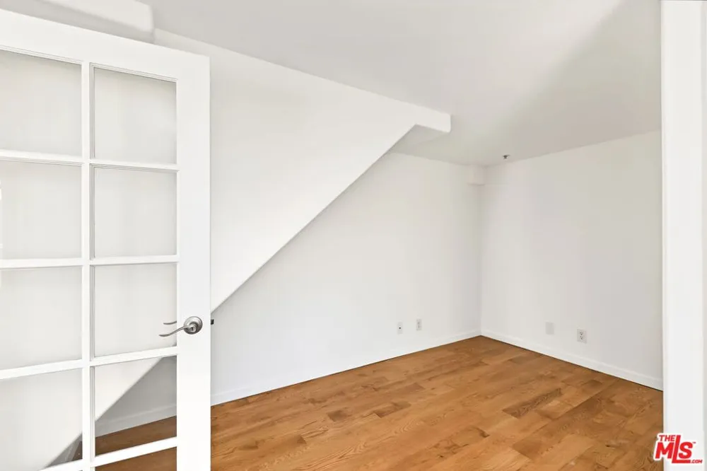 25 Arcadia Terrace #PH Santa Monica, CA 90401