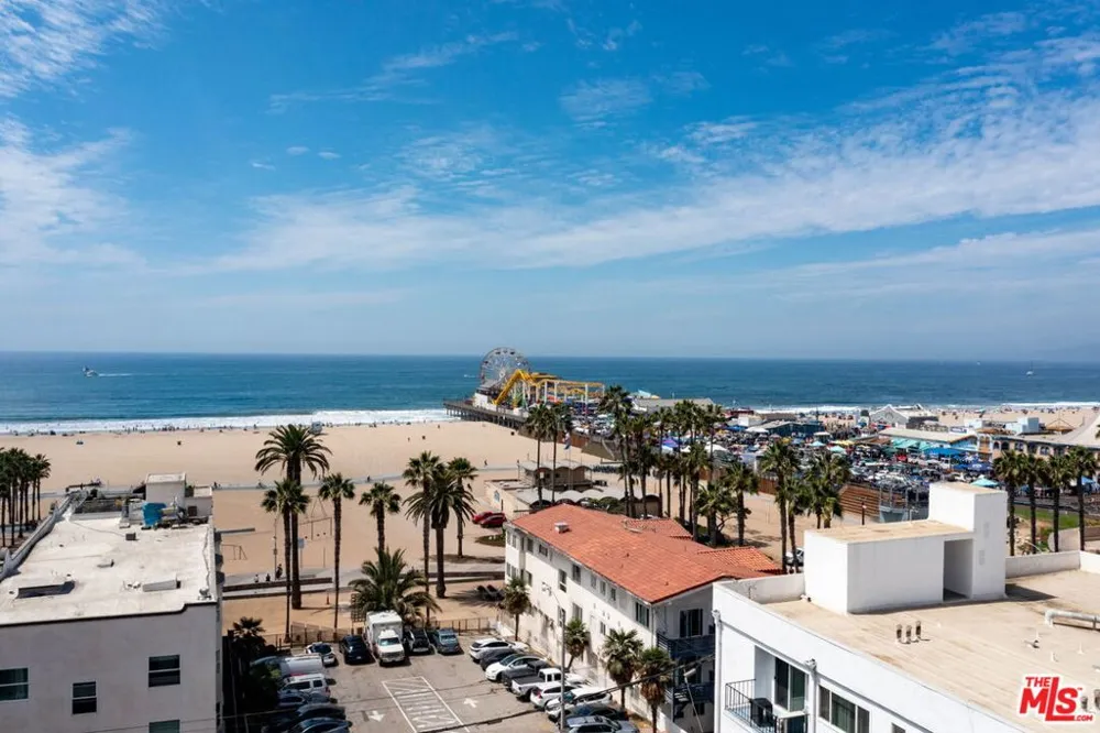 25 Arcadia Terrace #PH Santa Monica, CA 90401