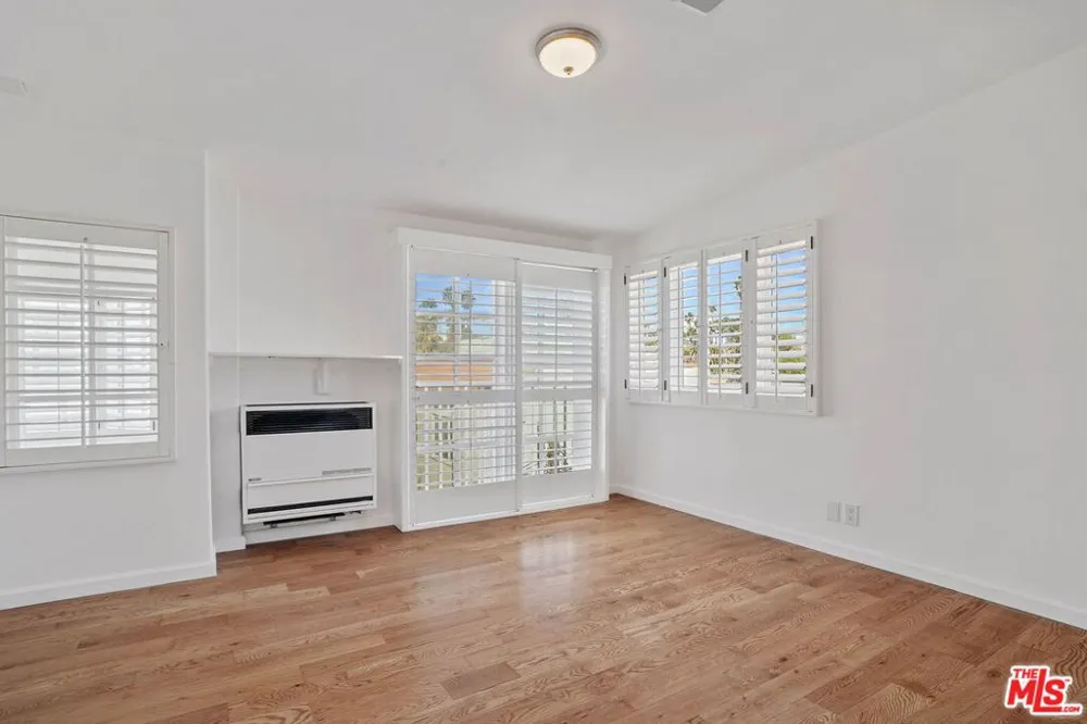 25 Arcadia Terrace #PH Santa Monica, CA 90401
