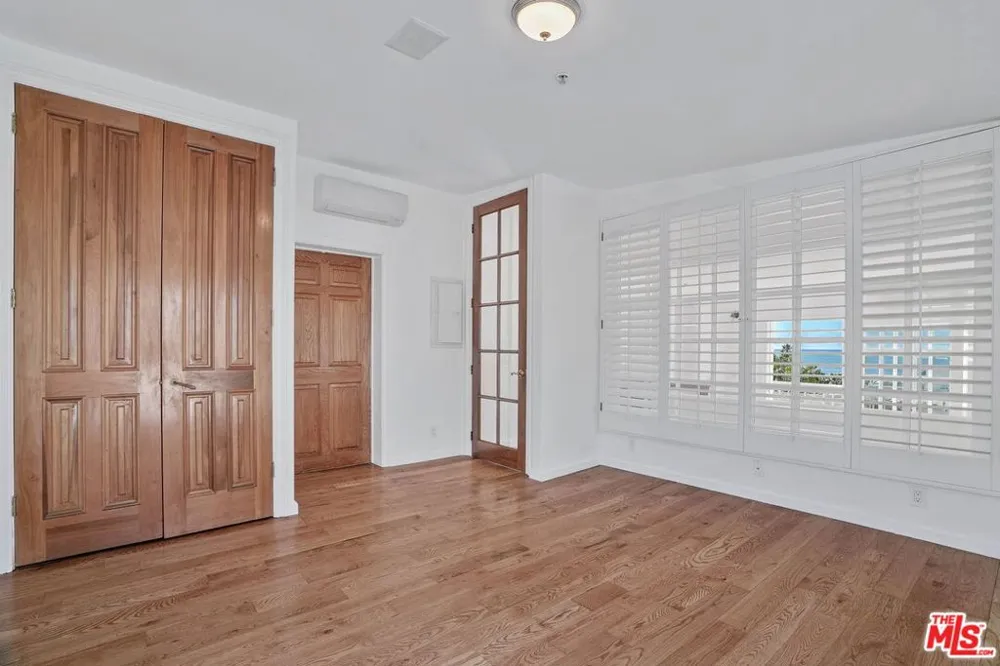 25 Arcadia Terrace #PH Santa Monica, CA 90401