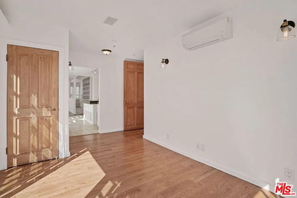 25 Arcadia Terrace #PH Santa Monica, CA 90401