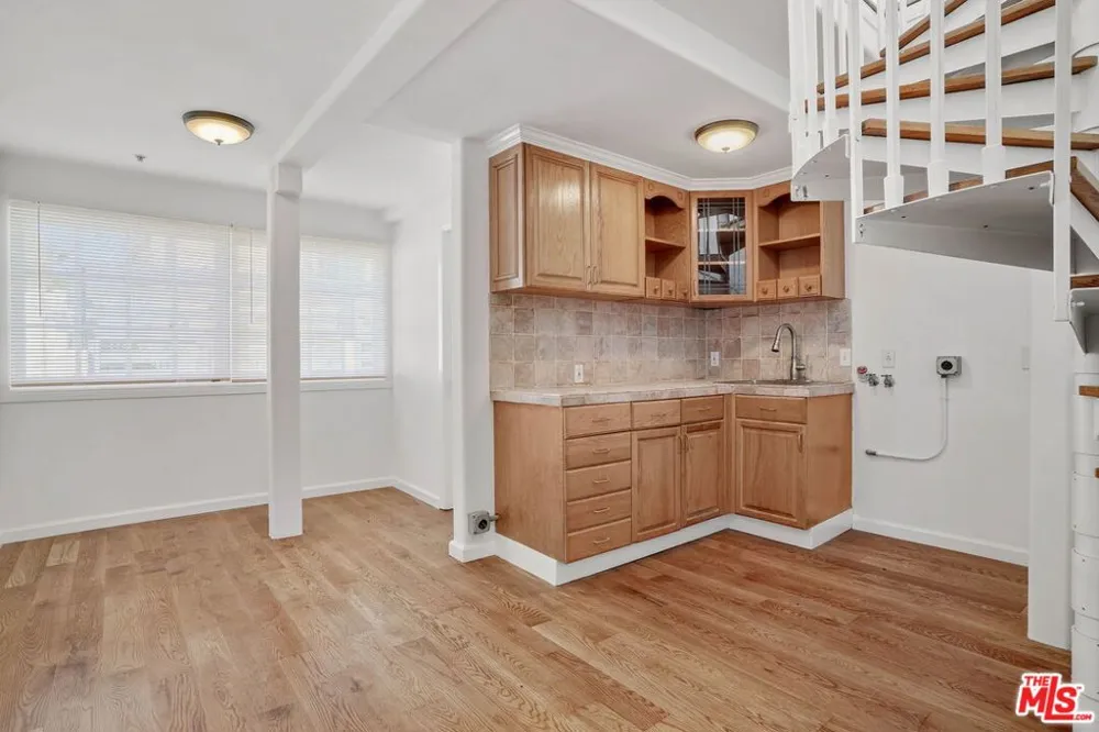 25 Arcadia Terrace #PH Santa Monica, CA 90401