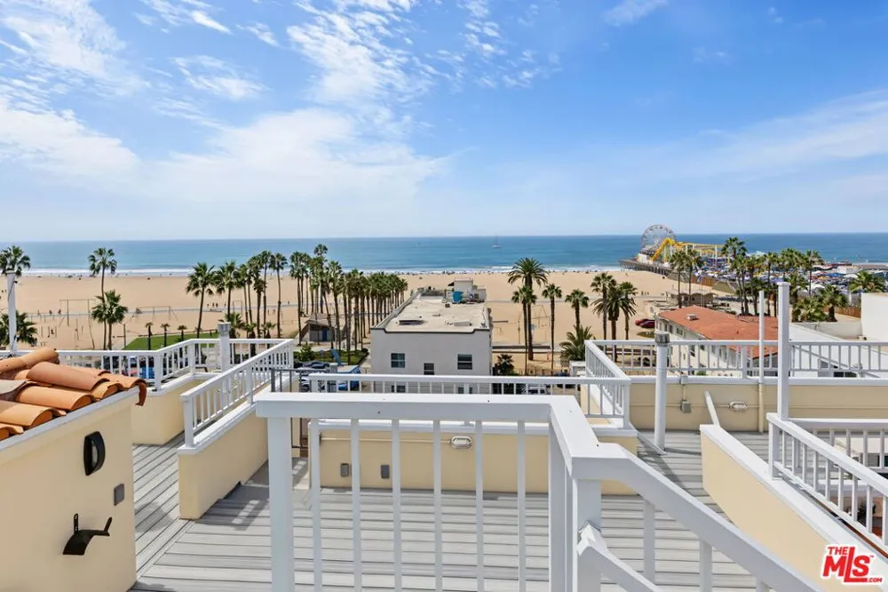 25 Arcadia Terrace #PH Santa Monica, CA 90401