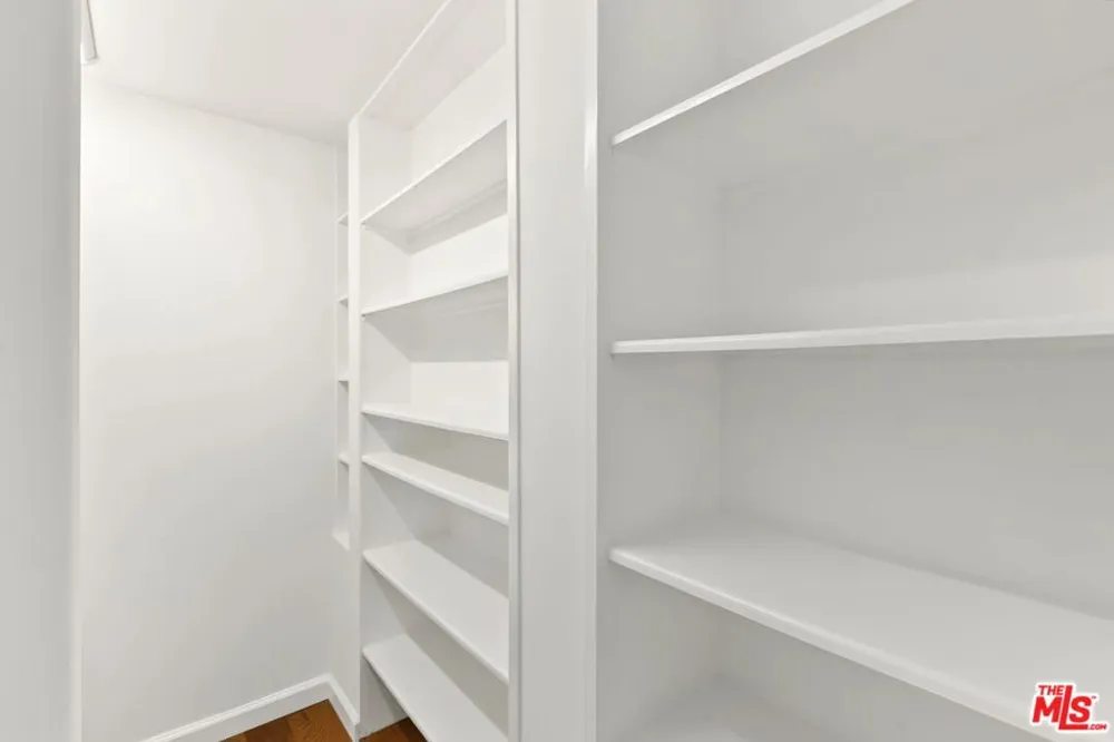25 Arcadia Terrace #PH Santa Monica, CA 90401