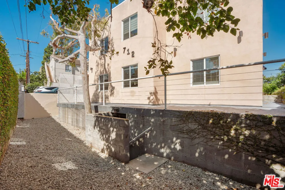 712 Pacific Street #2 Santa Monica, CA 90405