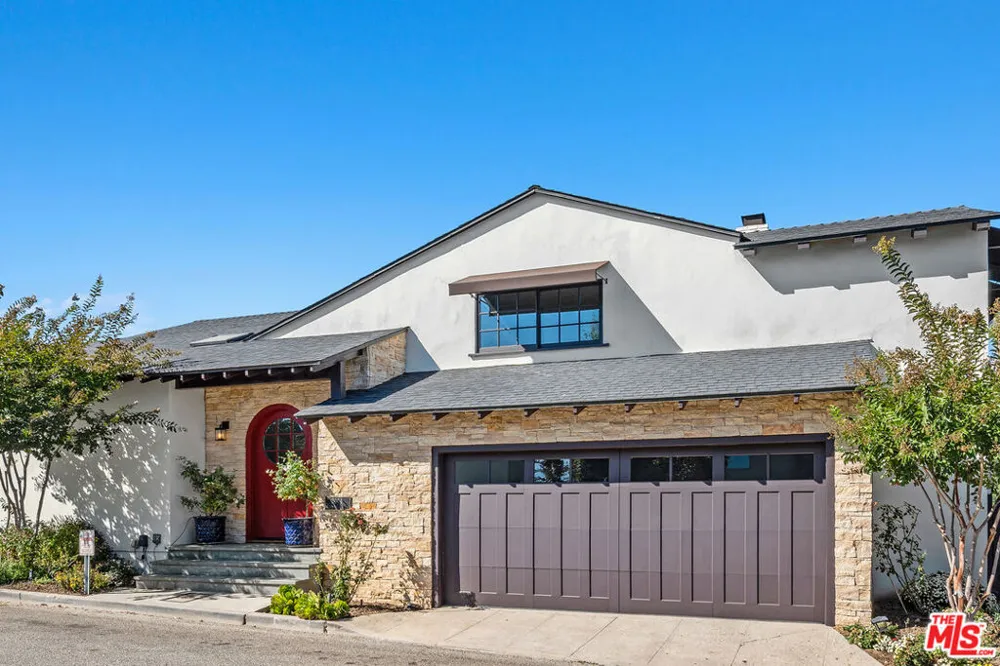 2444 Carman Crest Drive Los Angeles, CA 90068