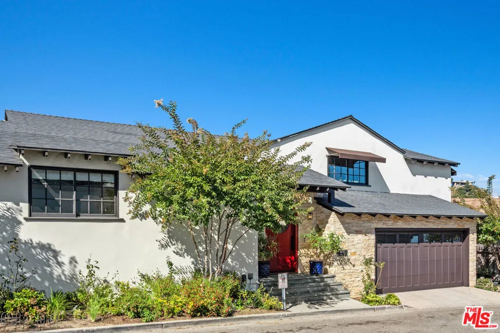 2444 Carman Crest Drive Los Angeles, CA 90068