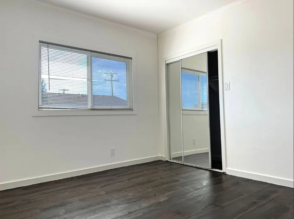 1071 Olive Long Beach, CA 90813