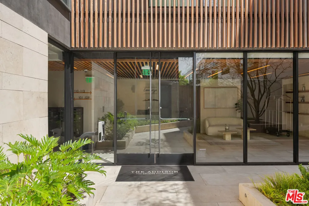 724 Croft Avenue #301 Los Angeles, CA 90069