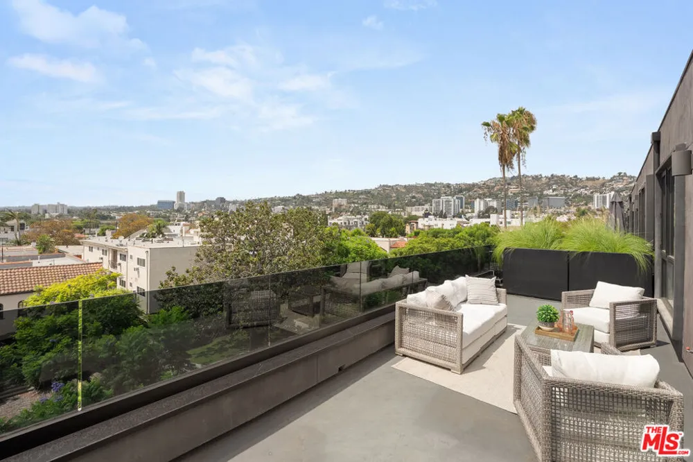 724 Croft Avenue #301 Los Angeles, CA 90069