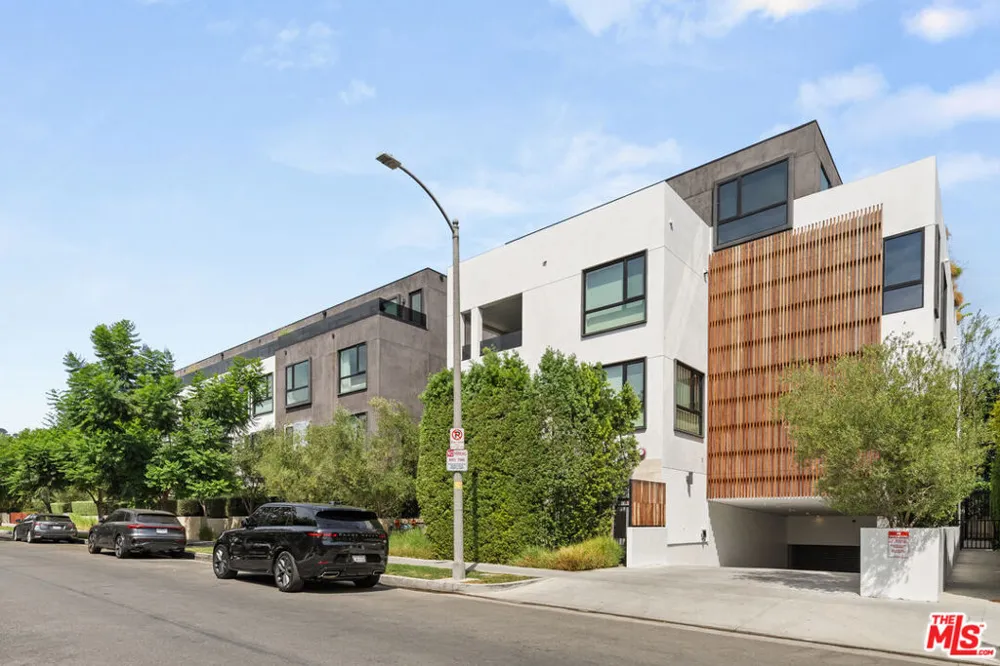 724 Croft Avenue #301 Los Angeles, CA 90069