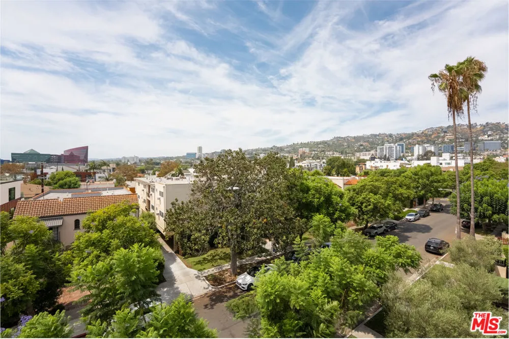 724 Croft Avenue #301 Los Angeles, CA 90069