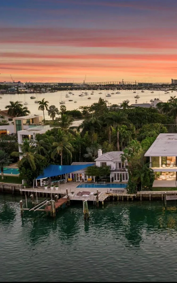 1421 Venetian Way Miami, FL 33139