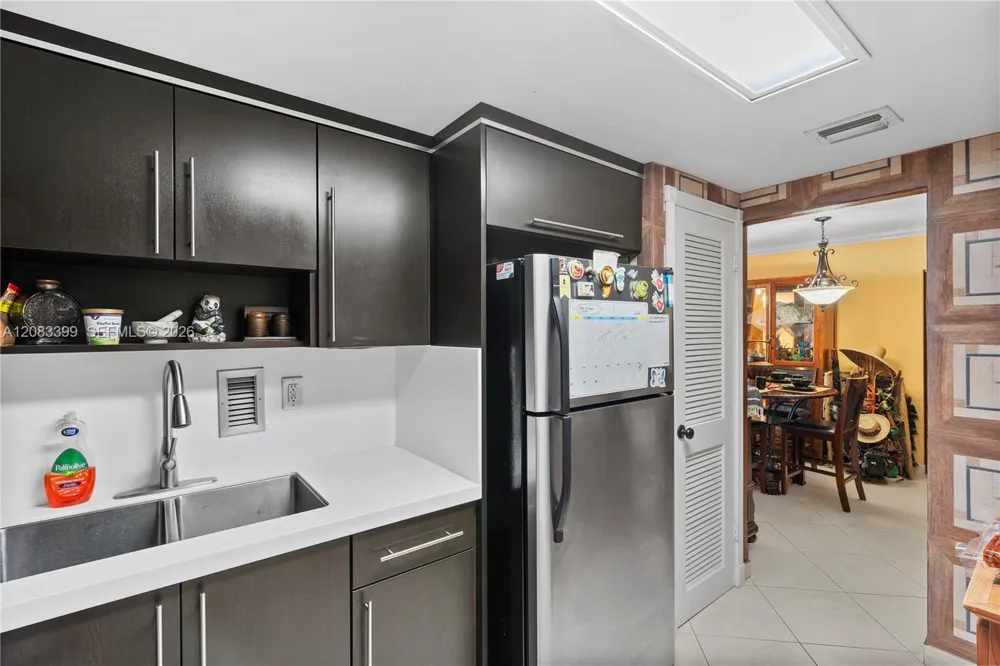 1865 79th St Cswy #16B North Bay Village, FL 33141