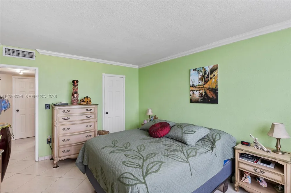 1865 79th St Cswy #16B North Bay Village, FL 33141