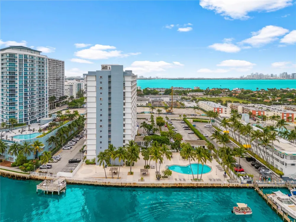 1865 79th St Cswy #16B North Bay Village, FL 33141