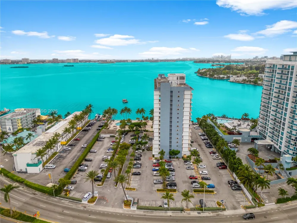 1865 79th St Cswy #16B North Bay Village, FL 33141