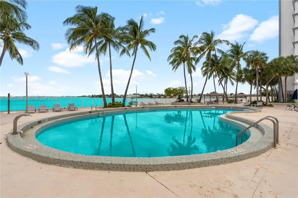 1865 79th St Cswy #16B North Bay Village, FL 33141