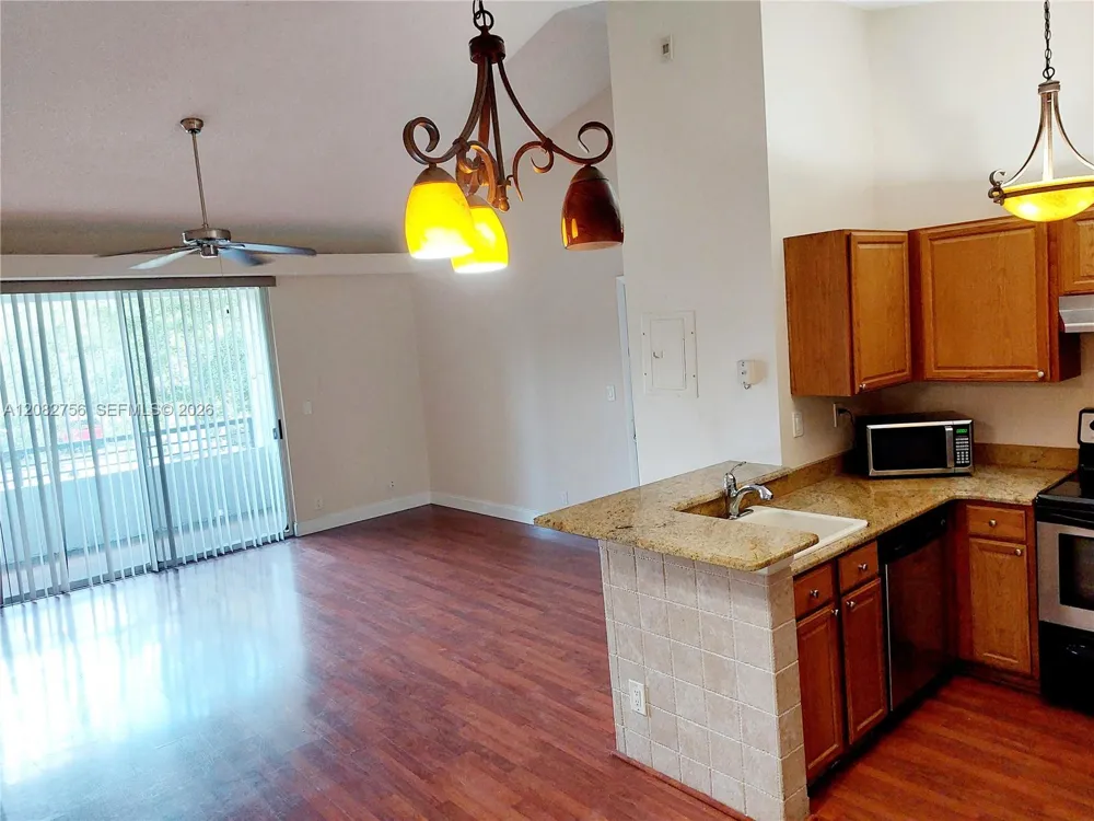 641 Lyons Rd #11207 Coconut Creek, FL 33063