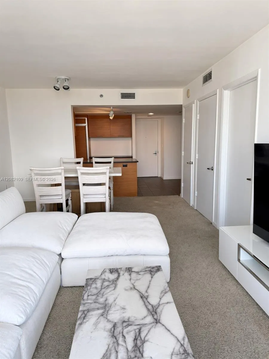 50 Biscayne Blvd #3205 Miami, FL 33132