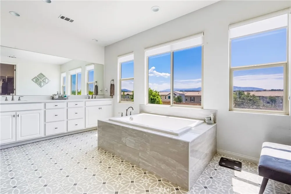 32163 Verbena Temecula, CA 92591