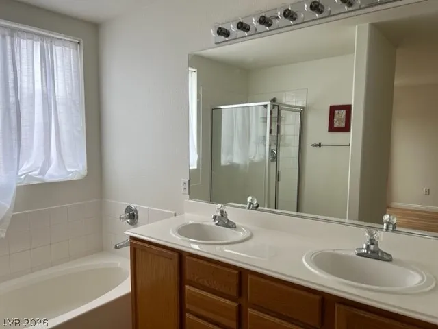 10529 Majestic Beauty Avenue Las Vegas, NV 89135