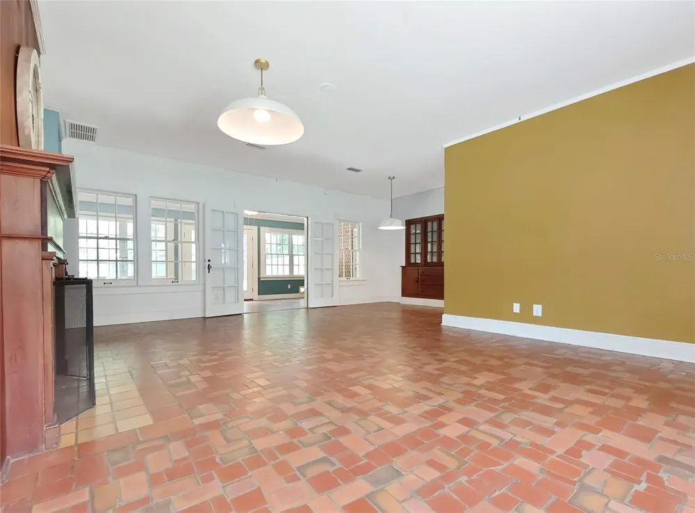 1326 NW 10TH AVENUE Gainesville, FL 32605