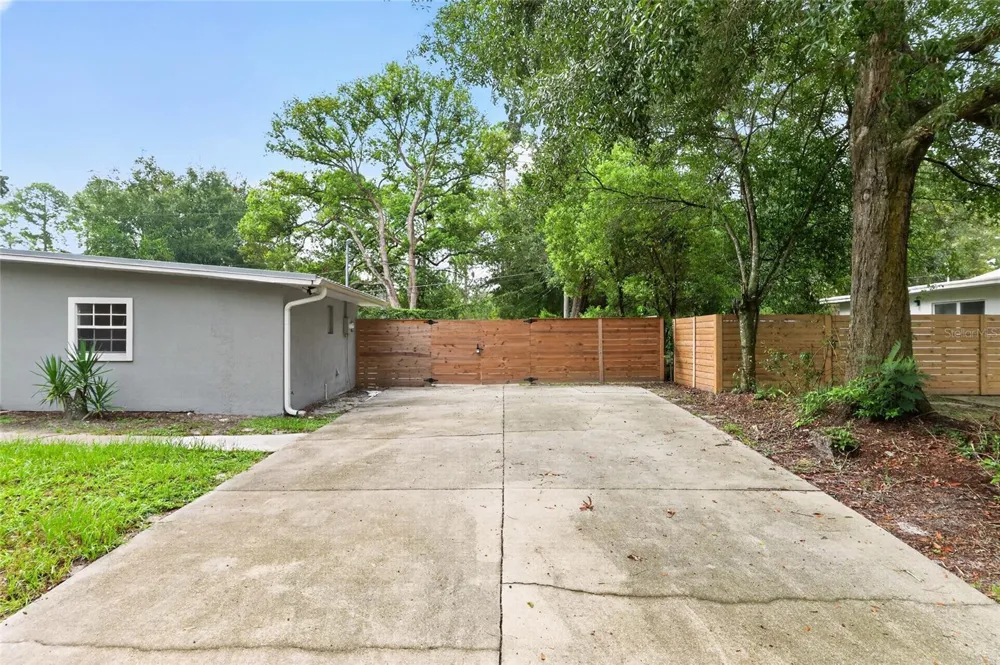 1421 NE 17TH AVENUE Gainesville, FL 32609