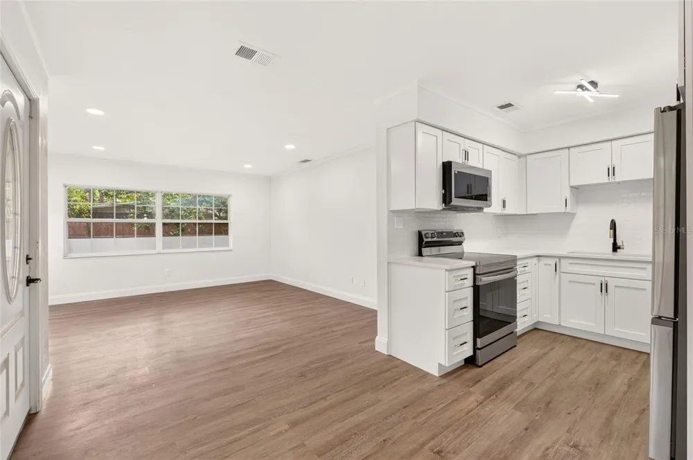 1421 NE 17TH AVENUE Gainesville, FL 32609