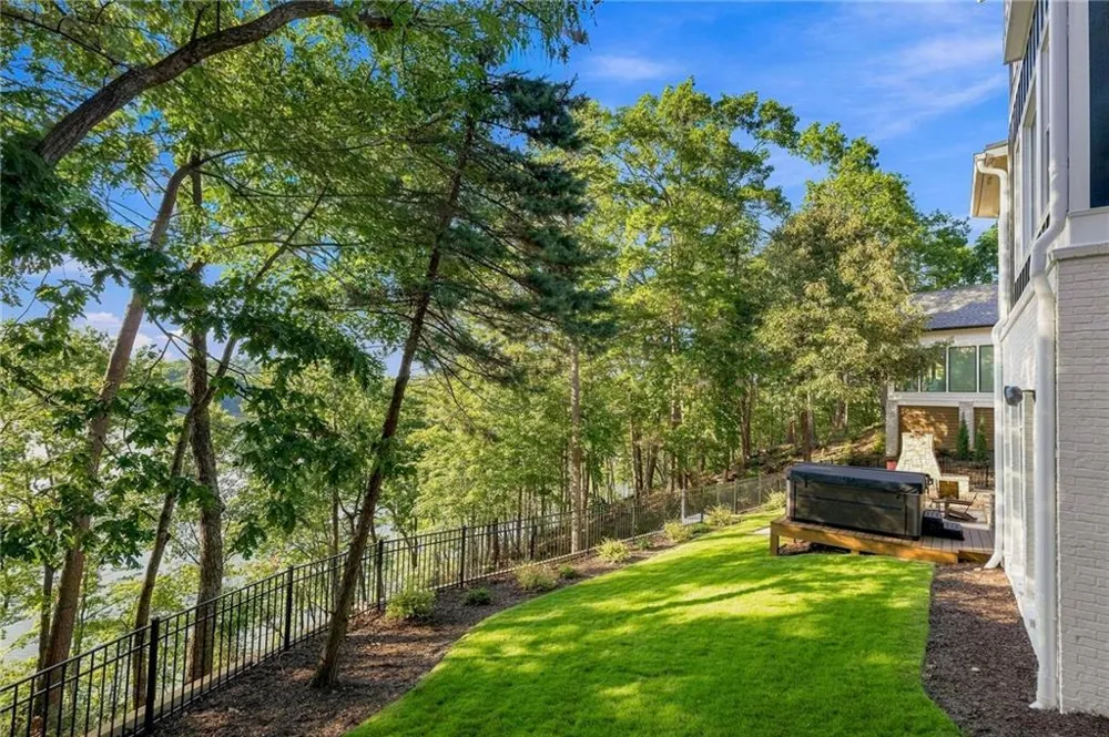 117 Peninsula Way Dawsonville, GA 30534