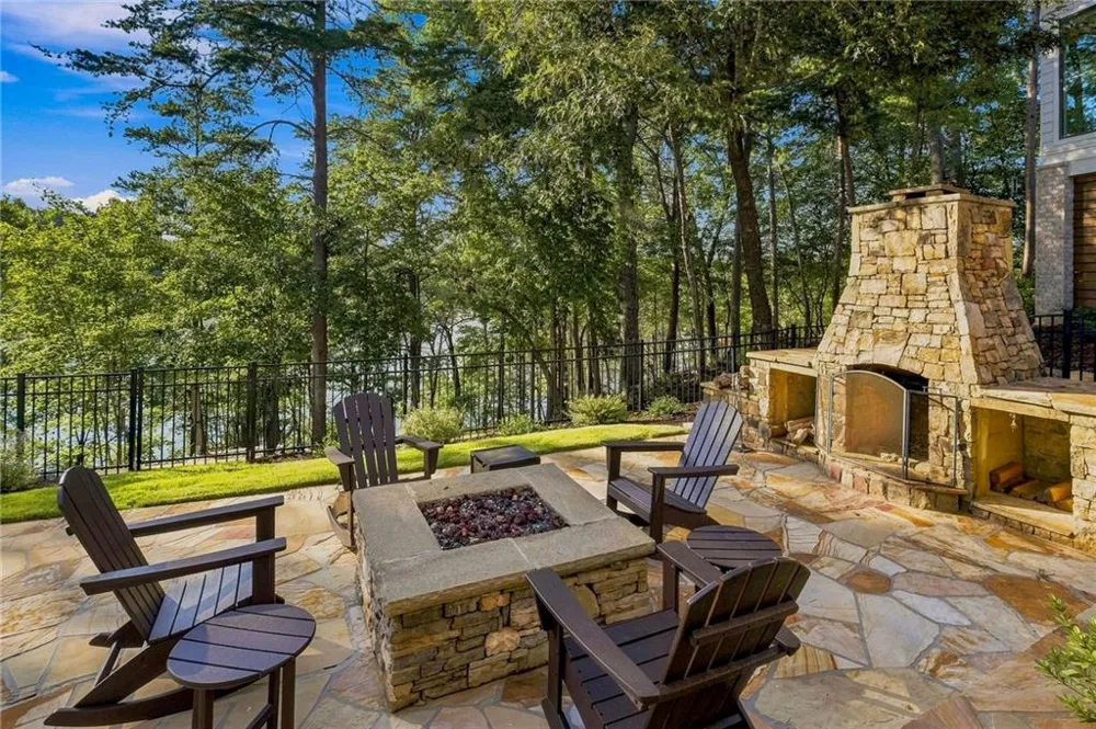 117 Peninsula Way Dawsonville, GA 30534