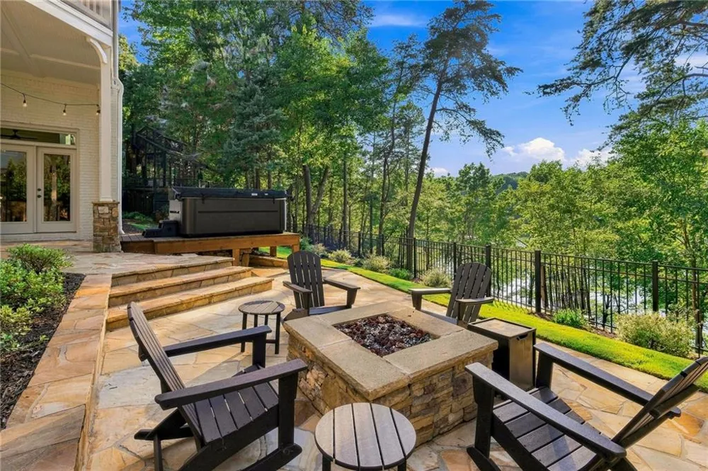 117 Peninsula Way Dawsonville, GA 30534
