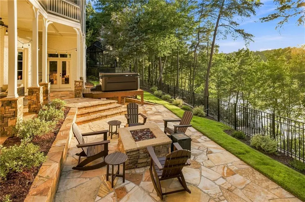 117 Peninsula Way Dawsonville, GA 30534