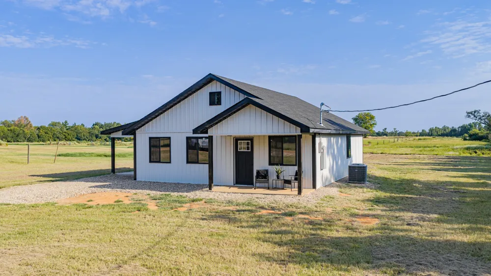 104 Private Road 33091 Omaha, TX 75571