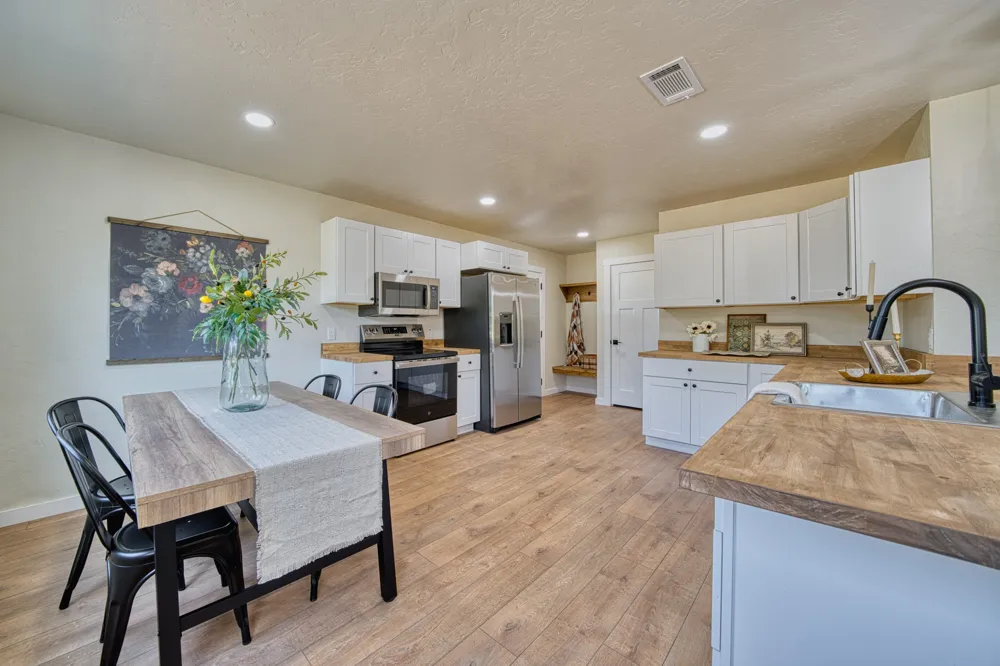 104 Private Road 33091 Omaha, TX 75571