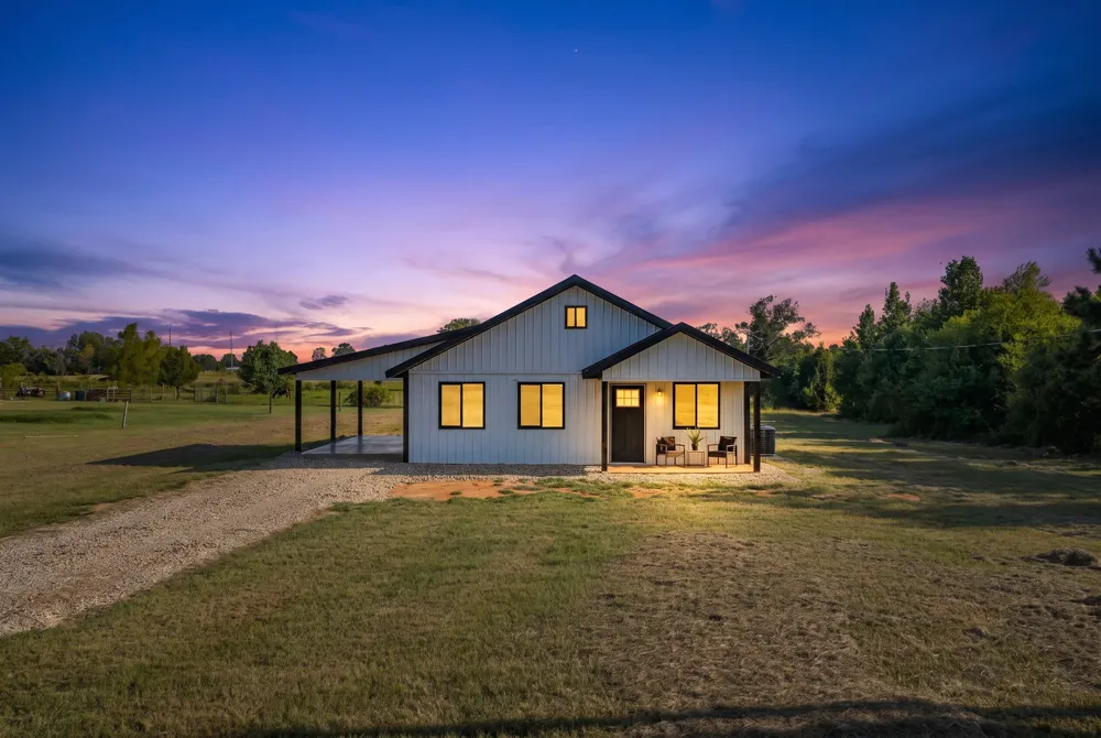 104 Private Road 33091 Omaha, TX 75571