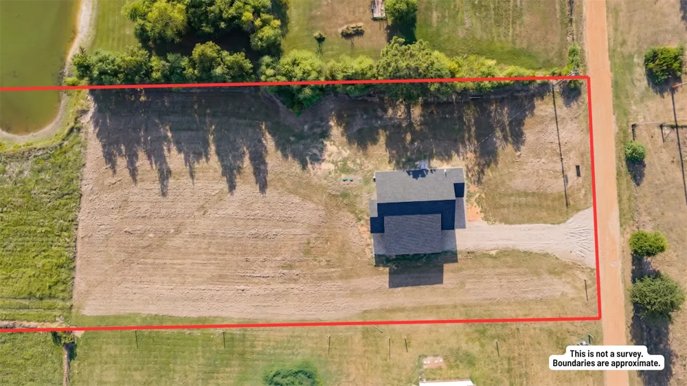 104 Private Road 33091 Omaha, TX 75571