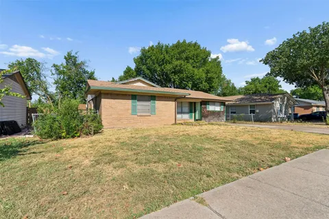 902 Mardi Gras Lane