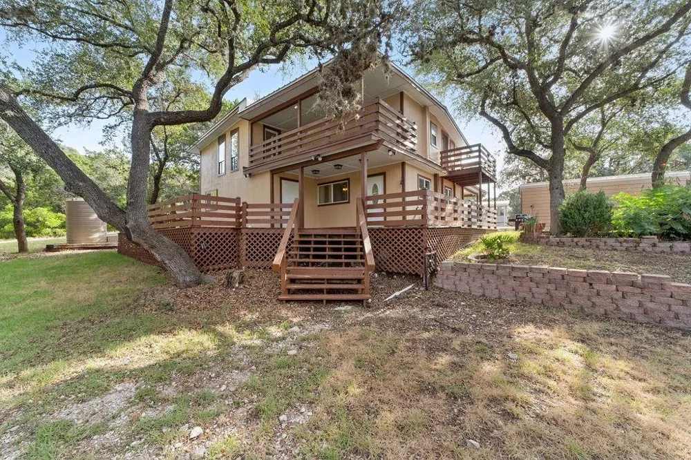 267 Angel Drive Lakehills, TX 78063
