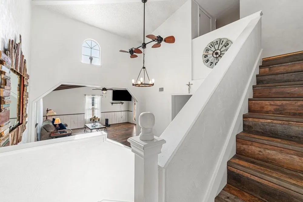 267 Angel Drive Lakehills, TX 78063