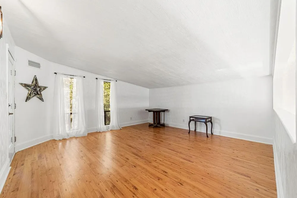 267 Angel Drive Lakehills, TX 78063